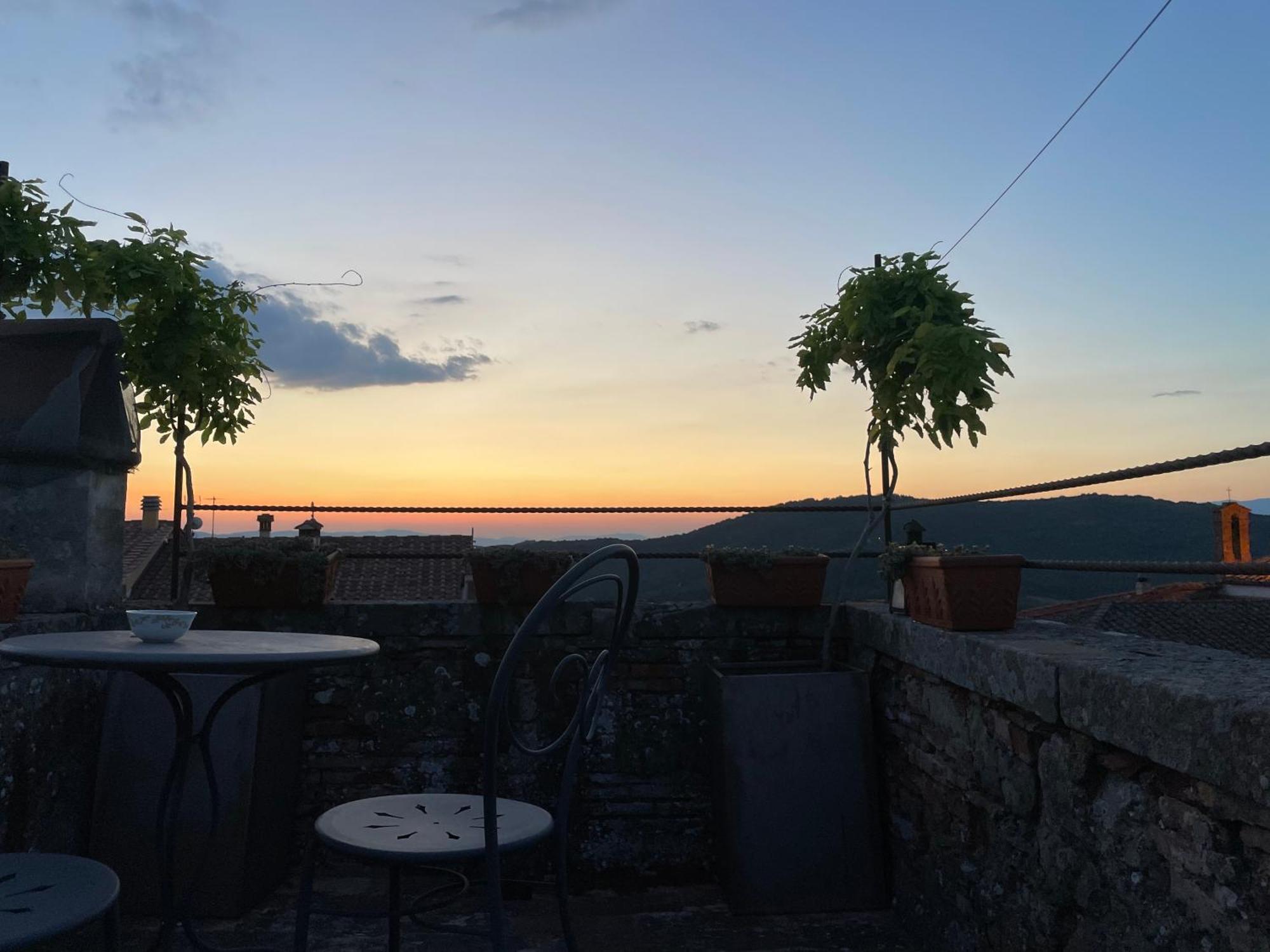 Locanda Antico Borgo ชิวิเตลลาอินวัลดิเคียนา ภายนอก รูปภาพ